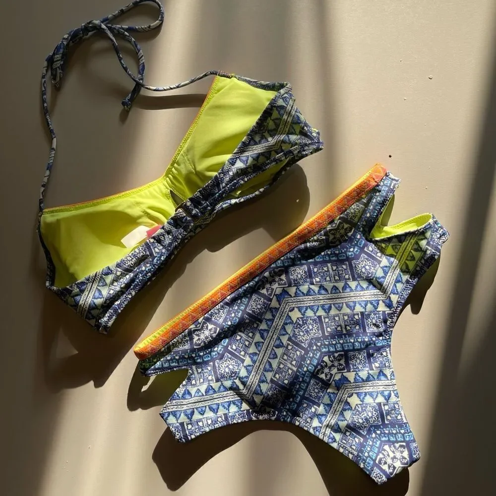 EUC Victoria’s Secret cut-out bikini. - Picture 2 of 3